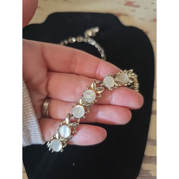 Vtg MCM Mid-Century Moonstone Cabochon Gold-Tone Choker Necklace with J-Hook - Picture 2 of 5